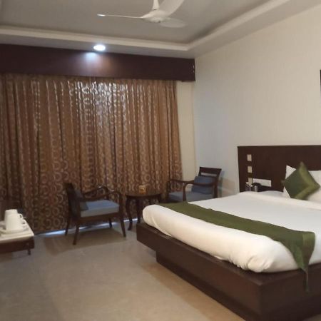 Rns One Hotel Subrahmanya Exterior foto