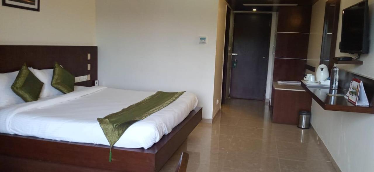 Rns One Hotel Subrahmanya Exterior foto