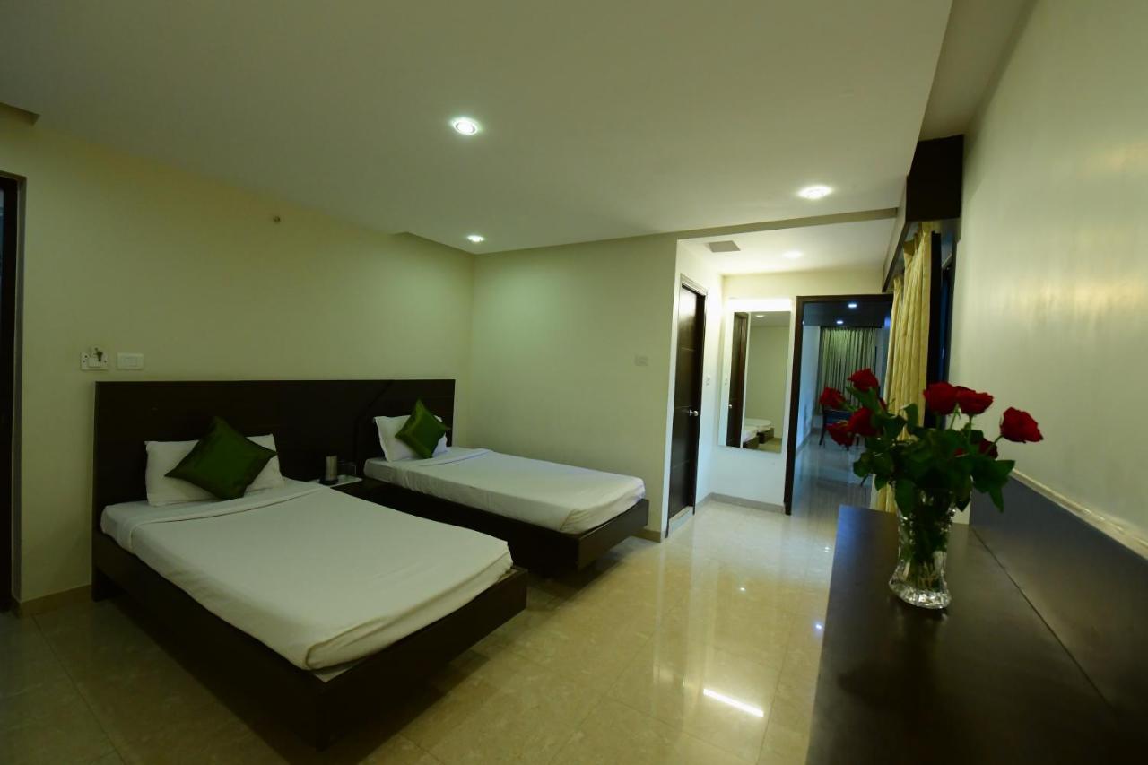 Rns One Hotel Subrahmanya Exterior foto