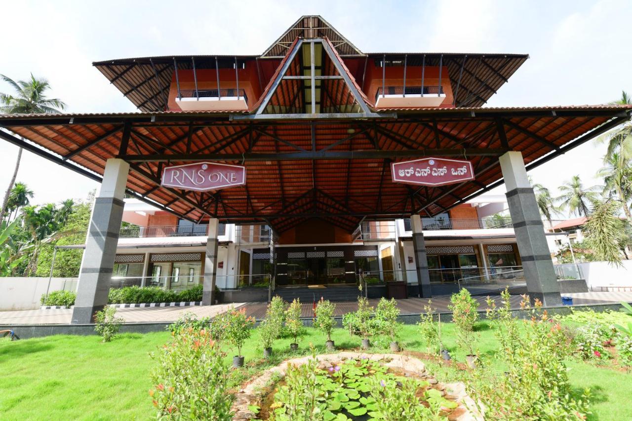 Rns One Hotel Subrahmanya Exterior foto